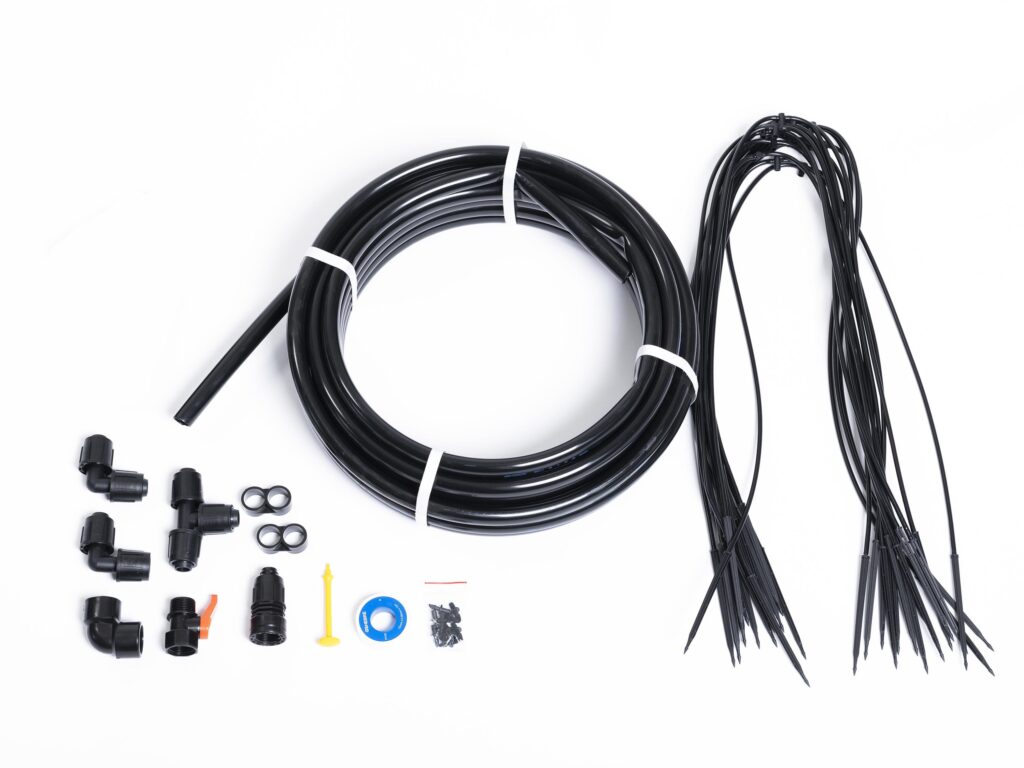 Grohus bevattningskit för 30 plantor utan filter. Bild på alla inkluderande tillbehör.