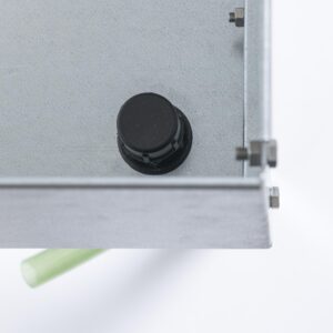 Balkongbädd stor från Grohus. Närbild på vattenutlopp sett från ovan.