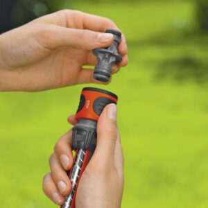 Gardena snabbkontakt och skarvkontakt under genomförande