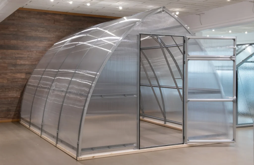 Tor 300x utifrån med öppen dörr i vårt showroom i Gällstad