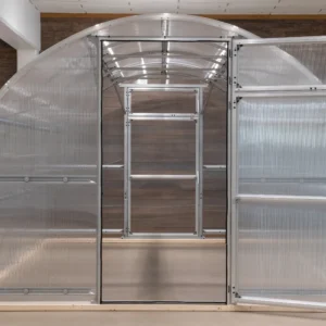 Tunnelväxthus Oden 300x utifrån, framifrån med öppen dörr i vårt showroom